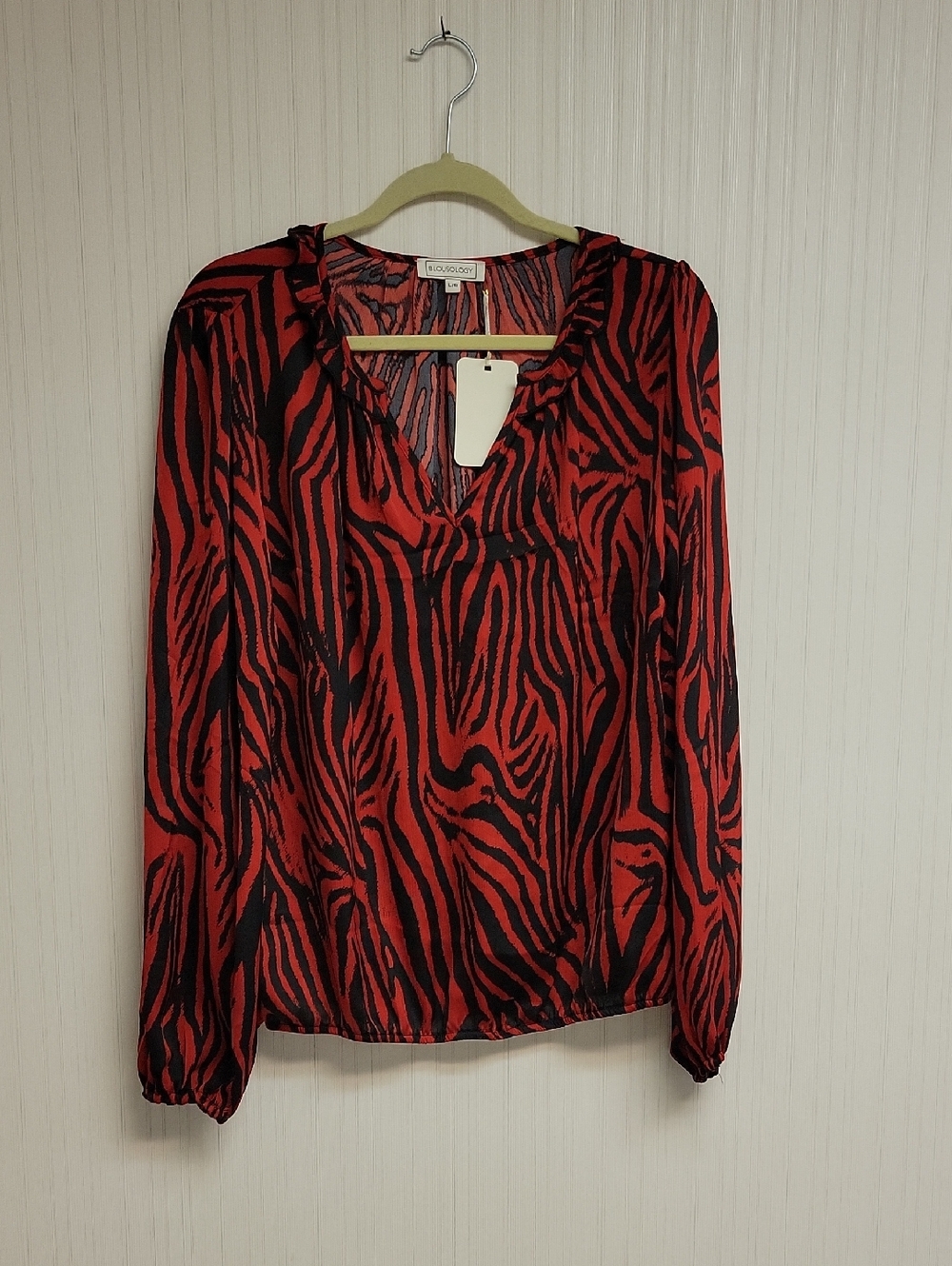 Blousology  Red & Black Animal Print Long-Sleeve Blouse Large New Office Busines
